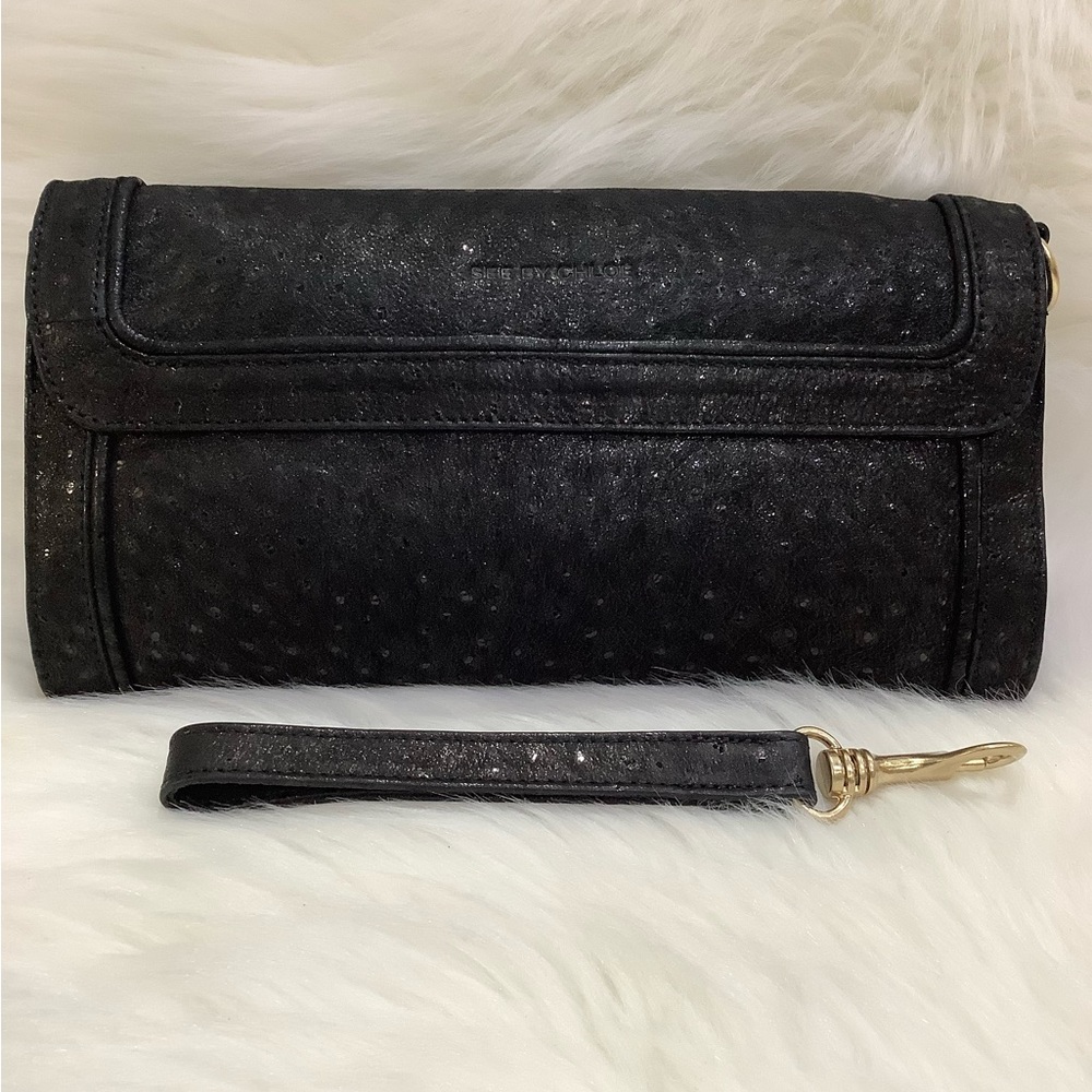 LIKE NEW🖤 Chloe Wristlet - Picture 4 of 17